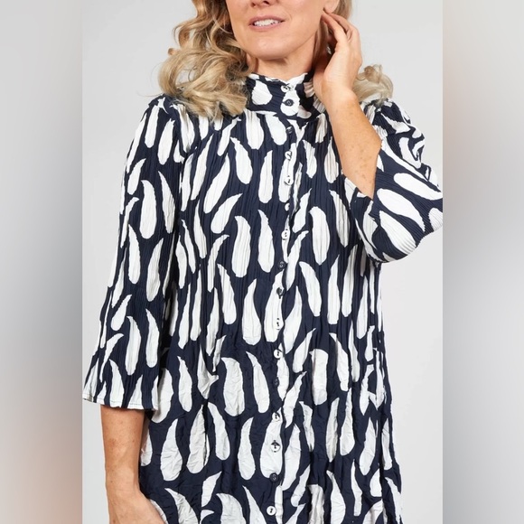 AlQuema Smash Nehru Collar Coat Dress Navy with White Ink Droplet - Picture 2 of 11